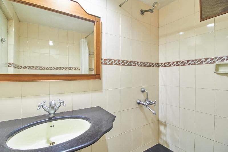 Hotel Dee Cee Manor شيناي المظهر الخارجي الصورة